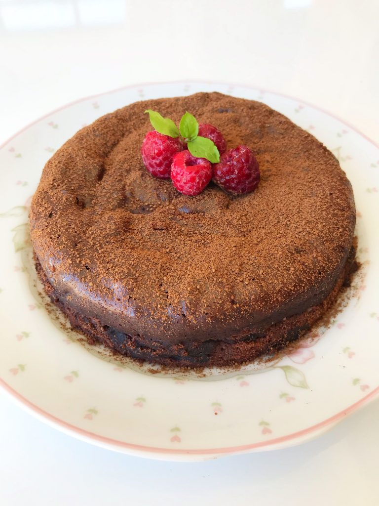 Bolo de chocolate sem farinha e lactose