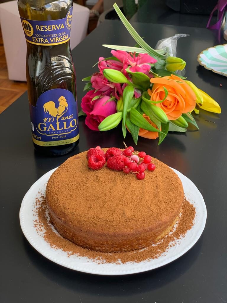 Bolo de azeite e iogurte sem glúten e lactose