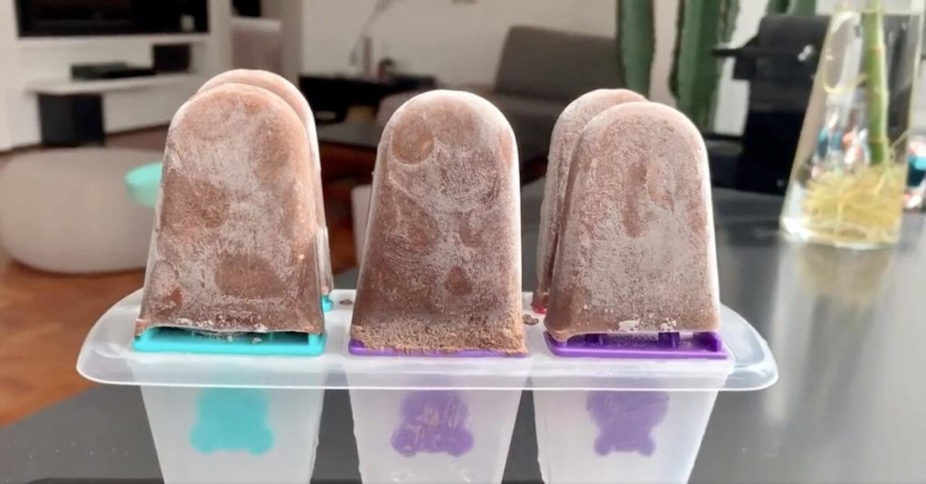 Picolé caseiro de chocolate vegano